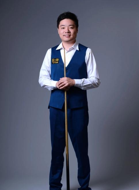 在与加拿大 在与加拿大