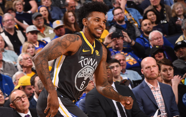 在与国际潮 在与国际潮